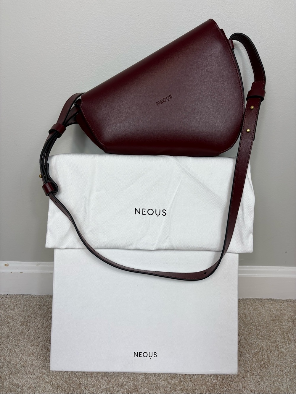 New Neous Berenices Saddle Shoulder Bag Burgundy - Picture 7 of 10